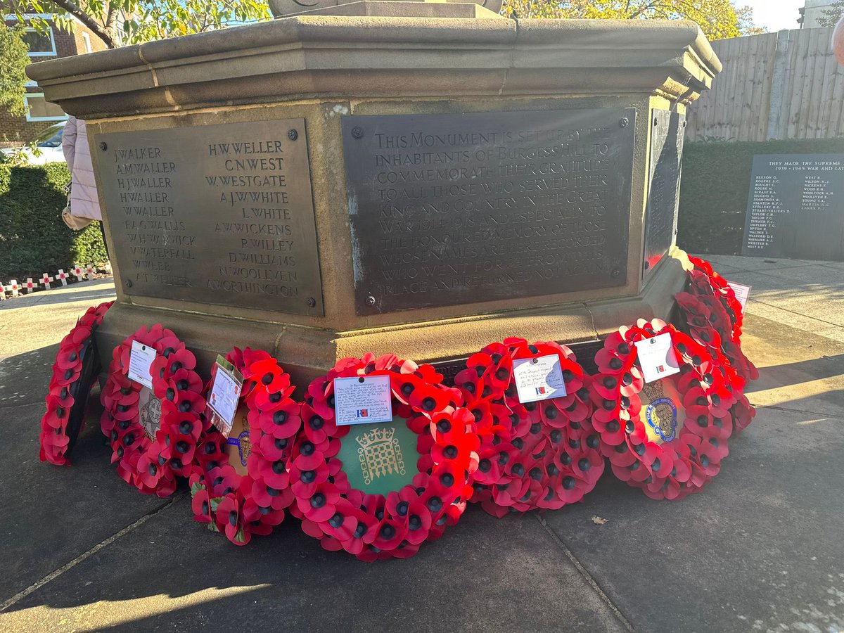mimsdavies's tweet image. Poignant #ArmisticeDay service this morning in #BurgessHill-This year the memorial is 100 years old-so it was especially important to be sharing this service with my constituents.Thankful to be part of this today with so many veterans, cadets, young people, friends &amp;amp; colleagues💙