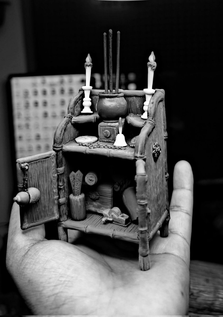 Mysterious forces from the East...
来自东方的神秘力量……