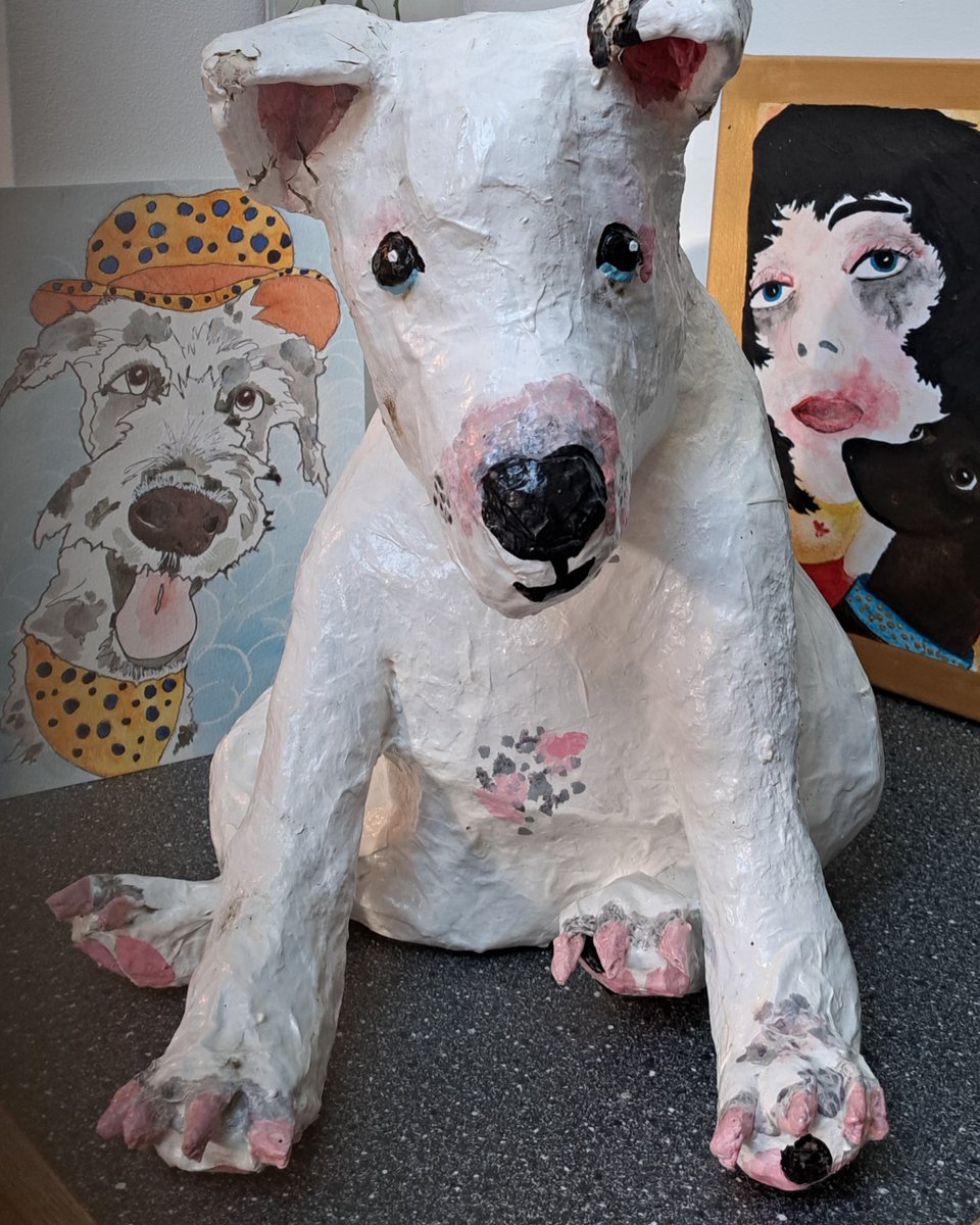 LinWatson6's tweet image. @Charleequirkyart
With all the rain &apos;sid&apos; papiermachesculpture got damp. To be repaired in time for xmas studio opening ❤