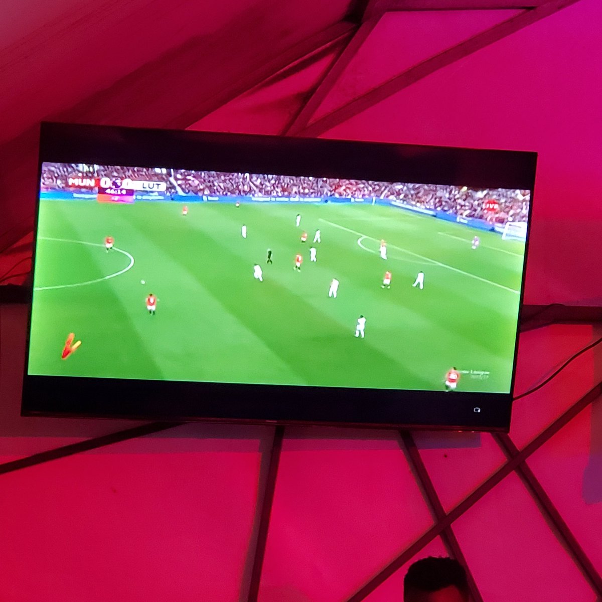 bob_mchelsea's tweet photo. #Ad
Liquid bar na wanangu wa Luton
#SpiceOn
#captainmorganGold
#captainmorganTz https://t.co/qfLLV7uUC3