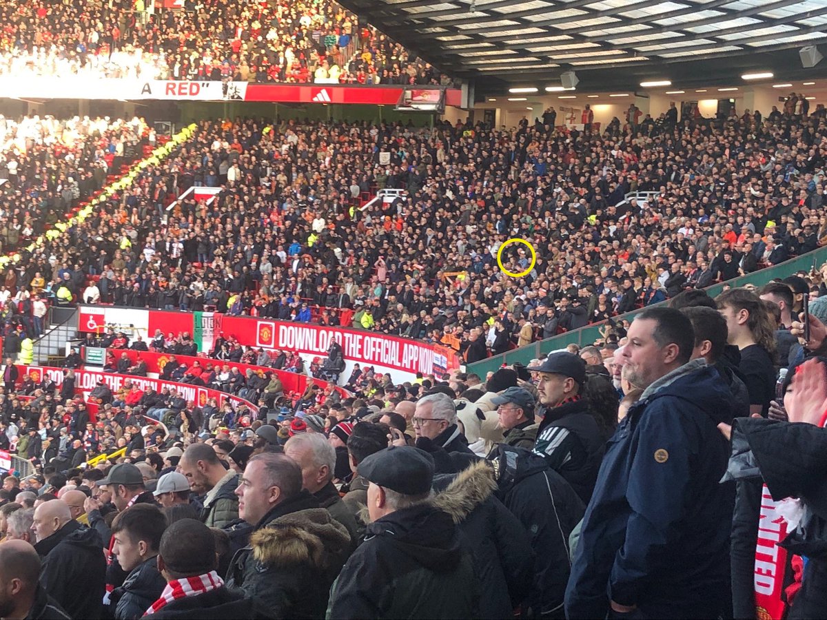 OttilieQ's tweet image. Can see my bro &amp;amp; niece in the away end, love it! COYH!!! 🧡@OFalafel @LutonTown #COYH
