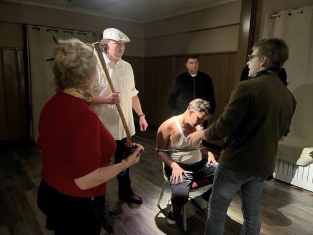 TheJasonAllday's tweet photo. Behind the scenes whilst filming ‘RUN’ (2023) - The Torture Scene’. Directed by Danny Provenzano. Written by yours truly. #BehindTheScenes #director #producer #scriptwriter #RunTheMovie #run #torture #filming #NewJersey RETWEETS APPRECIATED😎 @filmstories @andrewbluebells https://t.co/N4W3pztQKN