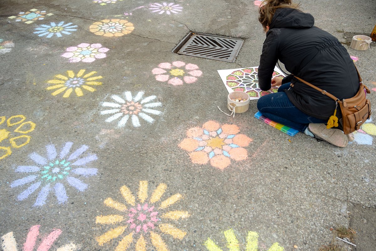 plazaPOPS tweet media