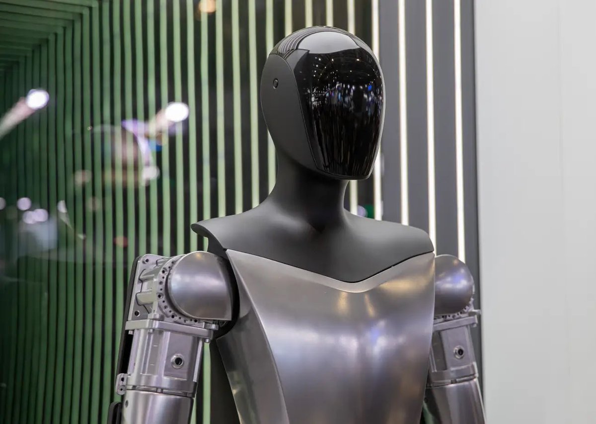 Tailored_Trades's tweet image. 🌐 China aims to reshape the world with mass-produced humanoid robots by 2025, rivaling smartphones in disruption.
🤖 What do you think this could mean for the future of technology and our daily lives? Share your thoughts! #TechRevolution #RoboticsFuture…