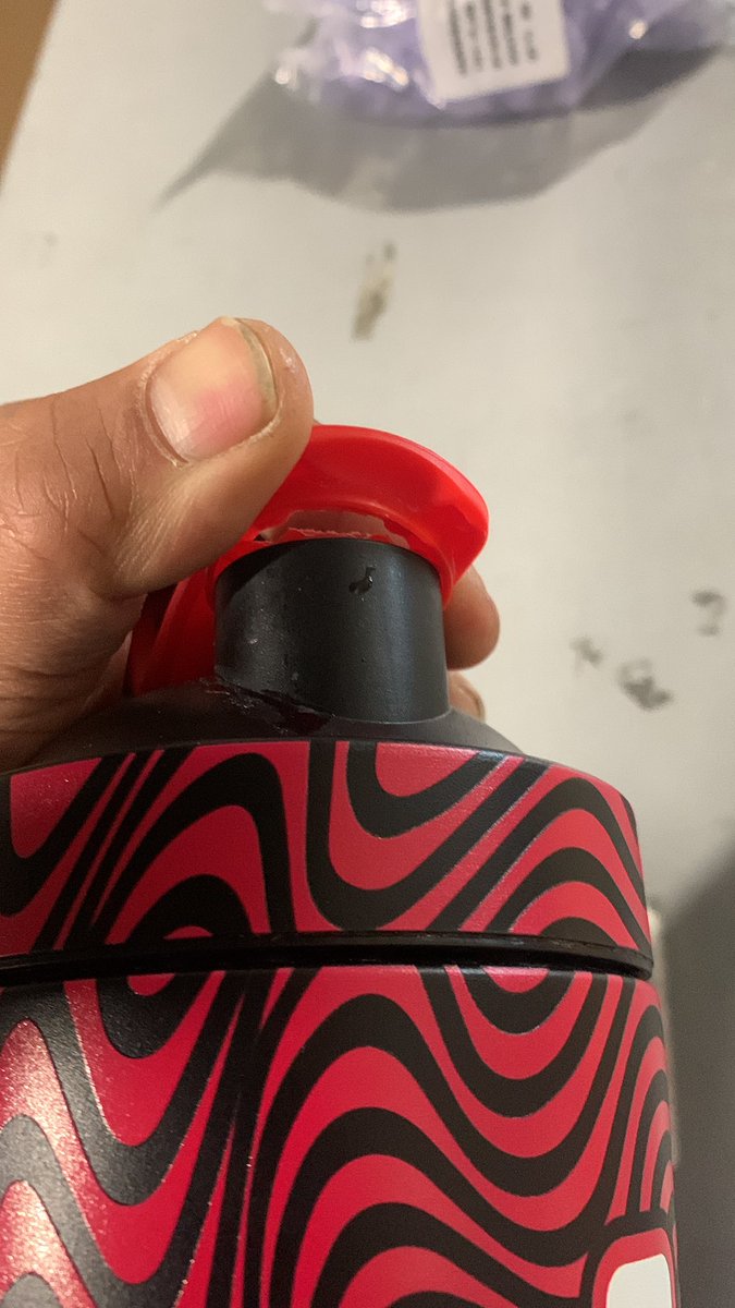 TheTwerkinAsian's tweet photo. @GFuelEnergy Help? https://t.co/WJKKPhV4N3