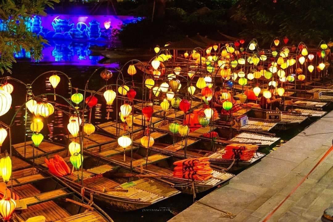 Because it is located only about 100km from the capital Hanoi, the weather of Ninh Binh is not too different from Hanoi.  Whether spring, summer, fall or winter, each season of Ninh Binh has its own beauty. 
 #vietnam #TravelTheWorld #travelblogger #Worlds2023 #photograghy