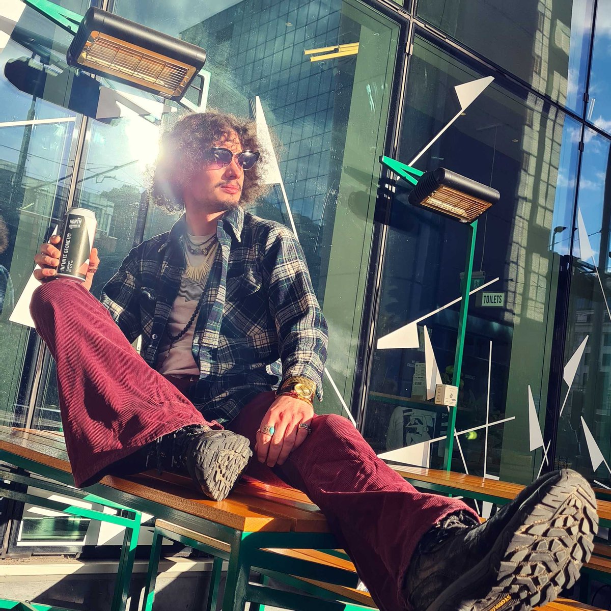 NorthTaproomSH's tweet image. Staff Pick Time!!! This week it's Jhiya (looking magnificent as ever)😎😁 "Infinite Geometry: A perfect balanced SIPA. Dry, crispy and peppery but still with a touch of juice" #beerlover #wintersunshine #sessionable #goodvibes #ipa