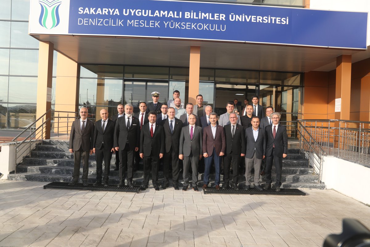 Kaymakamımız Haluk Koç, Sakarya Uygulamalı Bilimler Üniversitesi (SUBÜ) Denizcilik Meslek  Yüksekokulu ECDIS-RADAR, Köprüüstü ve GMDSS Simülatörleri açılış törenine katıldı.
@subudmyo