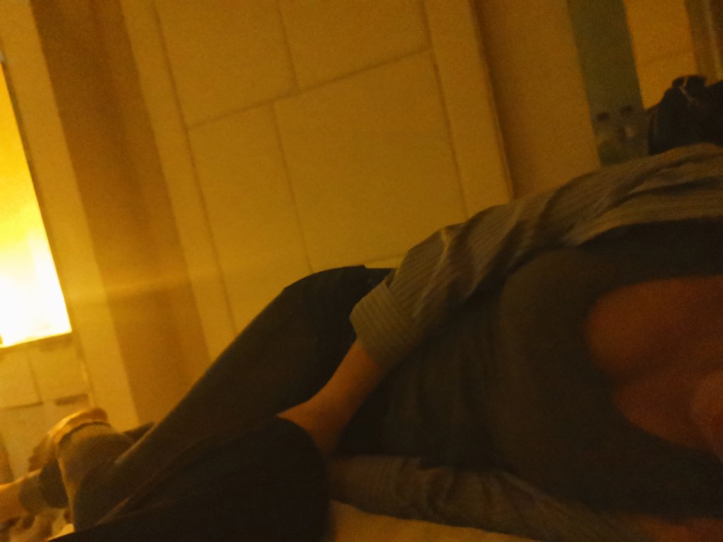 ManRaychan's tweet image. 酒店等候師兄，愉快的一天