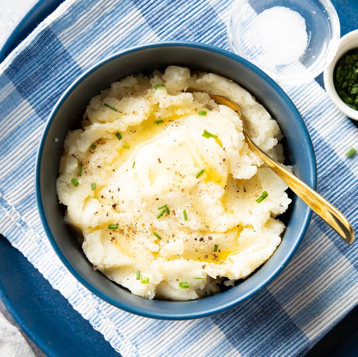 BeamingBaker's tweet photo. ✨NEW✨ Vegan Mashed Potatoes 🥔🧈 Rich and creamy mashed potatoes no one will guess are vegan! The best dairy free mashed potatoes are made simply, with just 3 ingredients.
​​​​​​​​
Get the recipe: https://t.co/CQ8npqvhH5 https://t.co/omIMDjELMJ