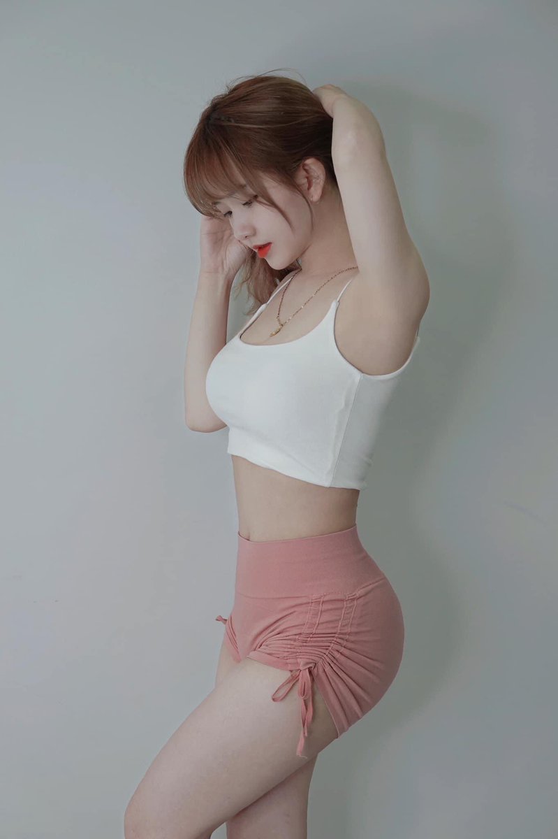 thuy_trang95's tweet photo. Fl nhắn tin cho em nhé https://t.co/CDvfbFknP2