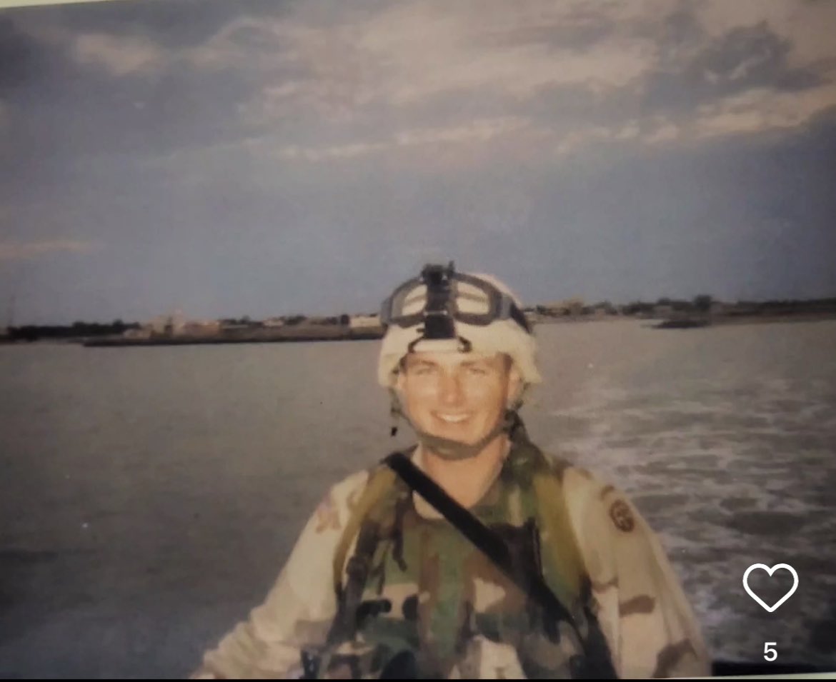 🇺🇸 Honoring my incredible brother Jason Dallas on Veterans Day! 🙌🏼💙 Thank you for your unwavering dedication, bravery, and sacrifice in serving our country. 🎖️ Your selflessness inspires me every day. 🙏🏼🇺🇸 #VeteransDay #proudbrother #GratefulForYourService