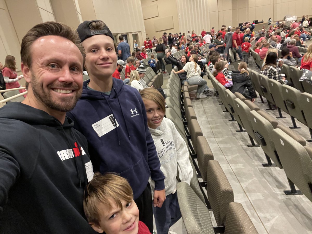 Packing Thanksgiving dinners with the crew ⁦<a href="/ehillsaurora/">Eastern Hills Community Church</a>⁩ #ForAurora