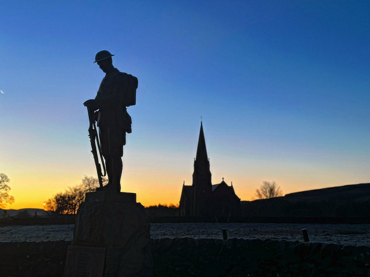 Beautiful silhouette at sunrise this morning driving to work.  #RememberanceDay <a href="/VisitScotland/">VisitScotland</a>