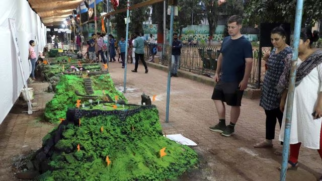 aparanjape's tweet photo. Learning about state’s history through fort making: #Pune civic body initiative now in its 32nd year 

The exhibition of the fort is open to the public till November 19.

https://t.co/gt4guV6iTs via @IndianExpress 

#Killaa https://t.co/FqwOE0MIix