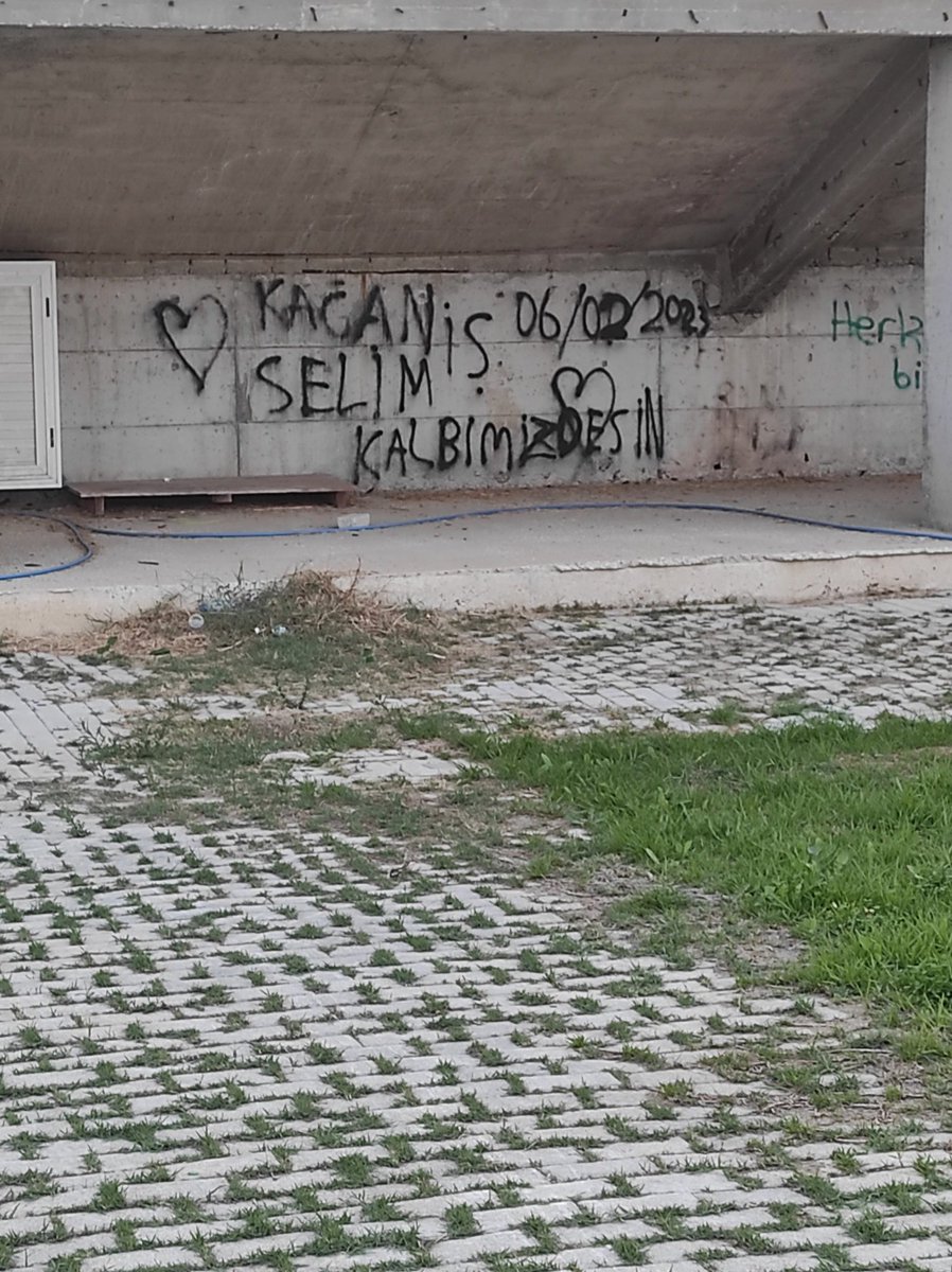 Sadece kalbimizde değil, bizim  ve arkadaşlarının yanında da olmalıydı Kağan Selim'im...
Çünkü kalbe bu yük çok ağır!
Sizler de gün yüzü görmeyin katiller!
#isiasortakdavamız