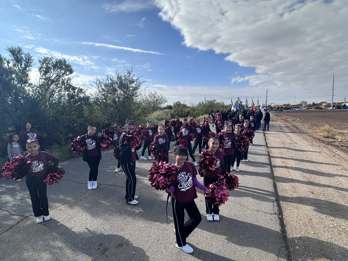 Borrego Cheerleaders ready for the veterans parade! <a href="/msantana_SEISD/">Martha Santana</a> <a href="/BorregoElem/">Alfonso Borrego Sr. Elementary</a> <a href="/SEISDBRams_PCen/">Borrego Parent Center</a>