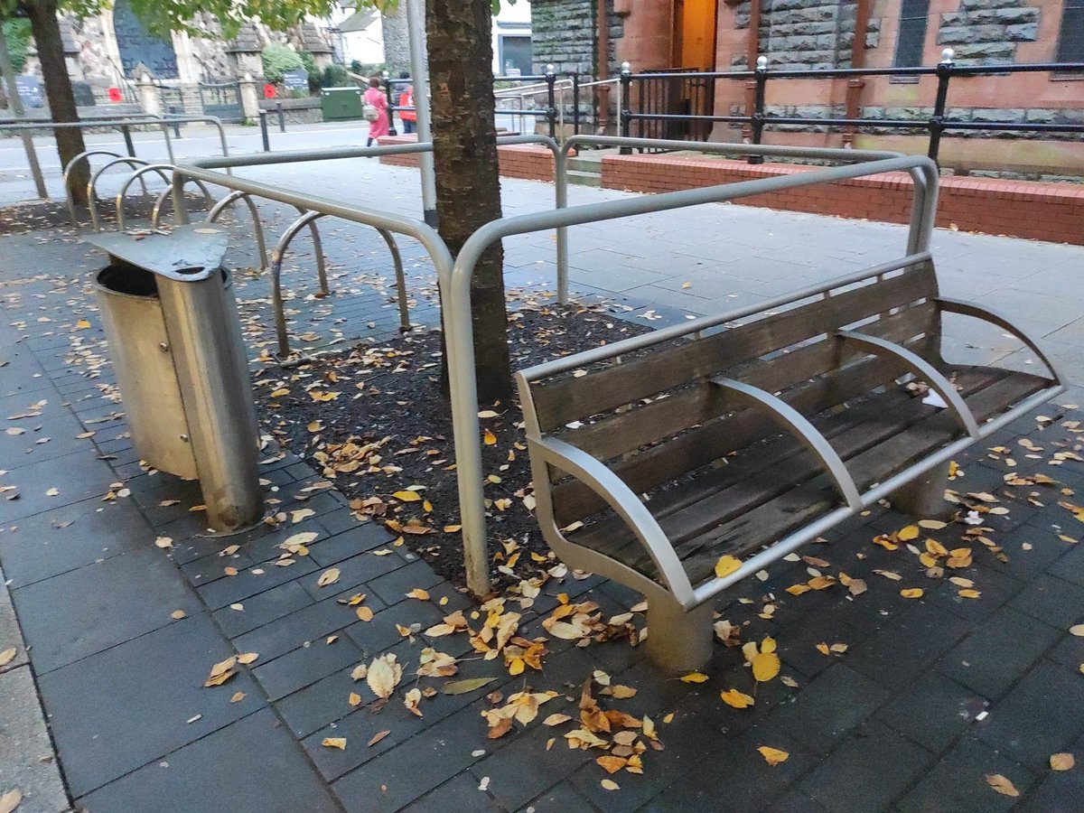 dim_yma's tweet image. Welcome to Cardiff. But don&apos;t sleep here. #homelessness #hostilearchitecture