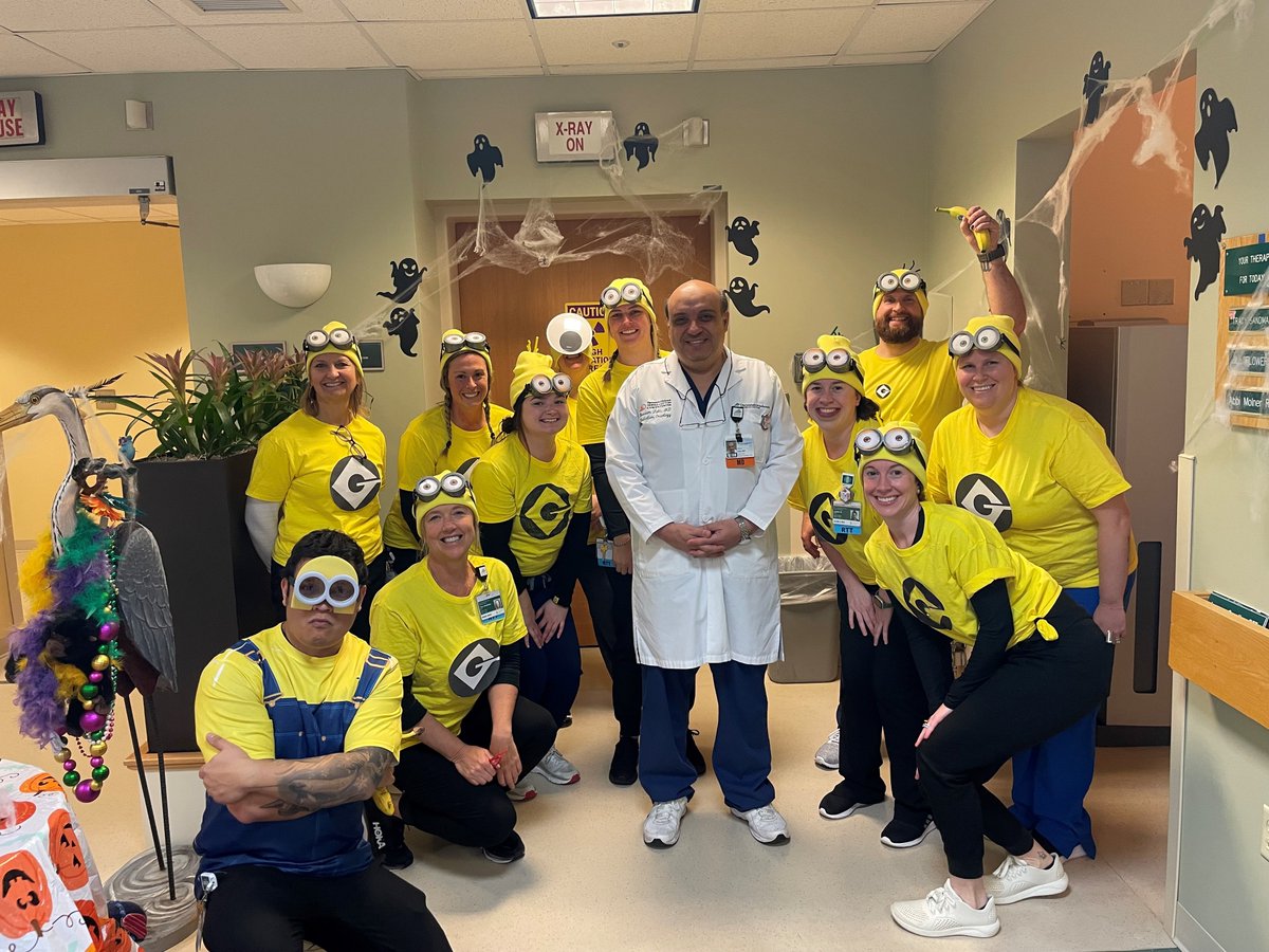 DartmouthRadOnc's tweet image. 🎉 Wrapping up National Radiologic Technology Week with a burst of gratitude! 📸✨ Patients are our passion, safety is our priority – this embodies the essence of our exceptional radiation therapists. Cheers to a fantastic RTT week! #dartmouthradonc #radonc #nrtw2023