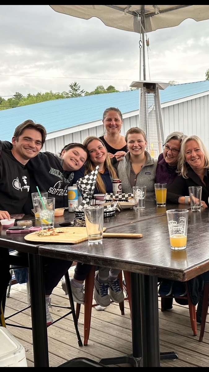 DartmouthRadOnc's tweet image. 🎉 Wrapping up National Radiologic Technology Week with a burst of gratitude! 📸✨ Patients are our passion, safety is our priority – this embodies the essence of our exceptional radiation therapists. Cheers to a fantastic RTT week! #dartmouthradonc #radonc #nrtw2023