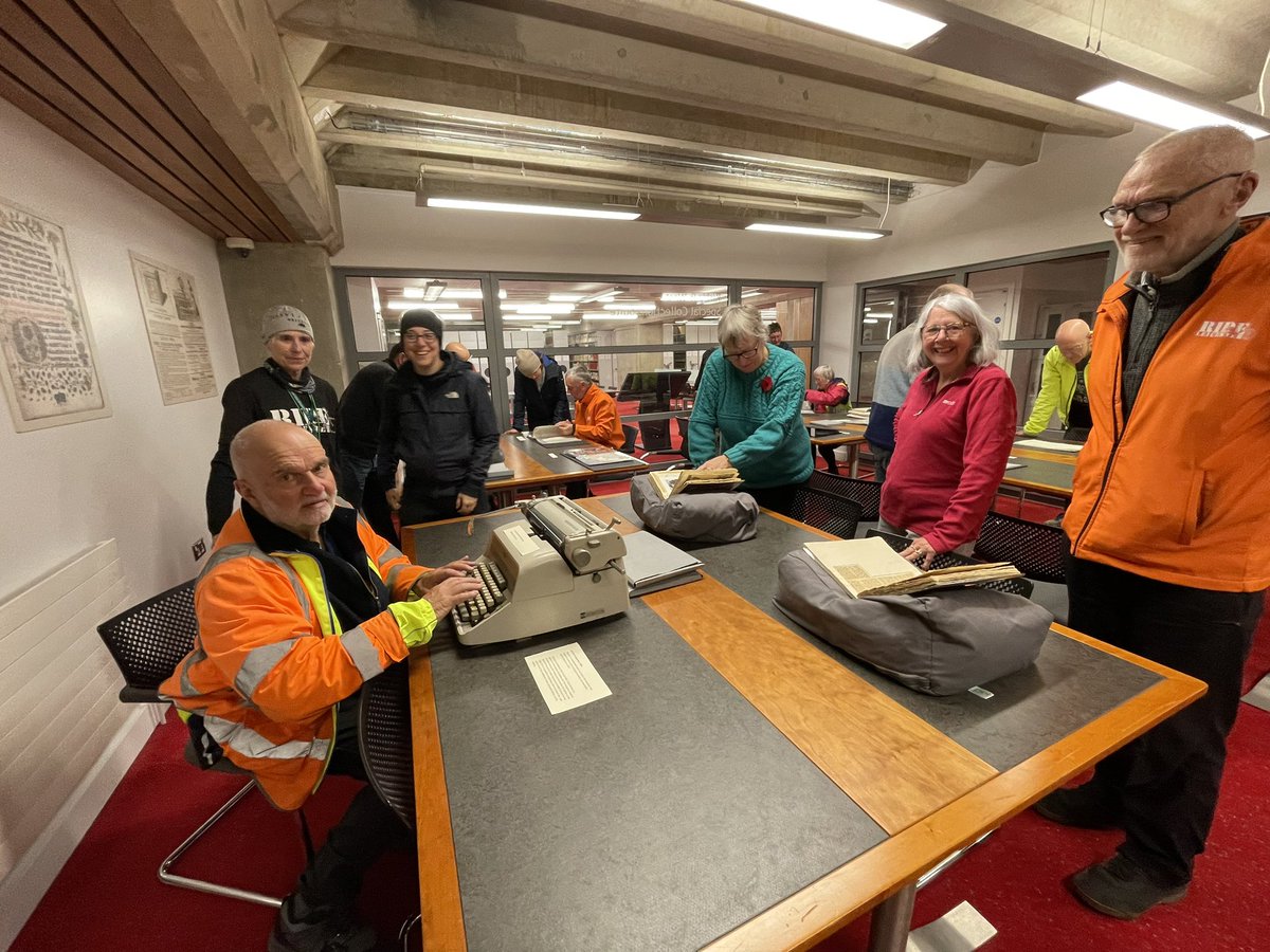 Great bike tour of #JoeOrton’s Leicester today run by @RideLeicester and led by Dr Emma Parker, part of the @ESRC Festival #ESRCFestival. A treat to end in the Orton archive @uniofleicester! Free ‘Joe Orton: Made in Leicester’ tote for all participants.