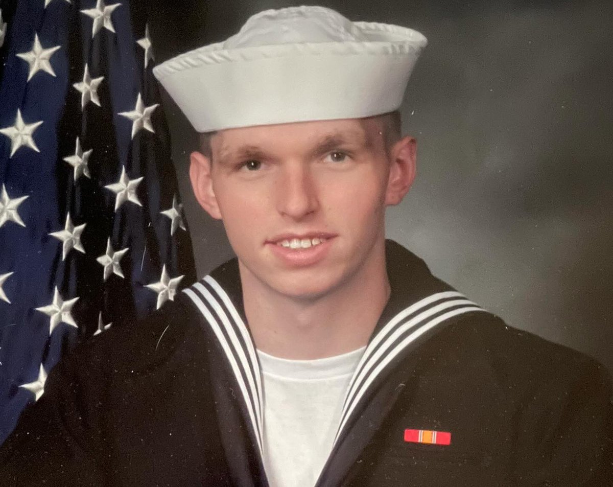 Oliver_Klozov's tweet photo. Happy Veterans Day! 🇺🇸
#sonofasonofasailer #veteransday #clankeith https://t.co/lESiC2Dgu9