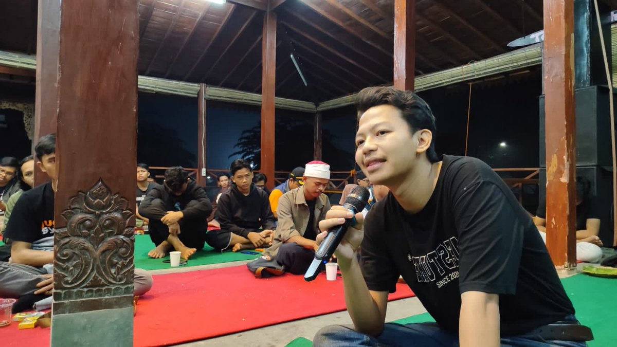 JuguranSyafaat's tweet photo. Terima kasih untuk JS yang sudah menjadi ruang apresiasi dan mengakomodasi kegelisahan sesuai niat yang dibawa masing-masing. - Mas Danang #JSNov https://t.co/e6uqPkvuZ0