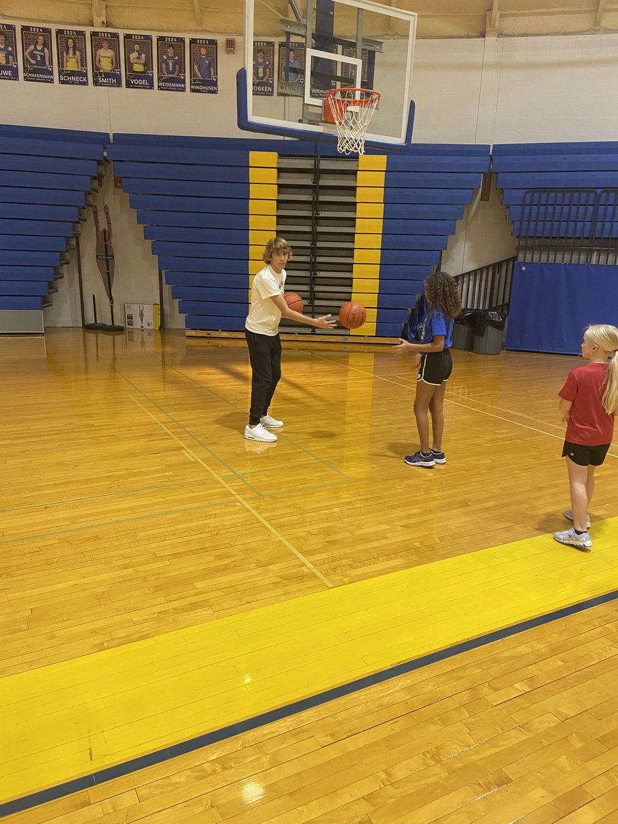 Thankful for our Alum that want to come and give back to the program! <a href="/FrancisKayl/">Kayl Francis</a> <a href="/R_Hoetfelker_/">Riley Hoetfelker</a>