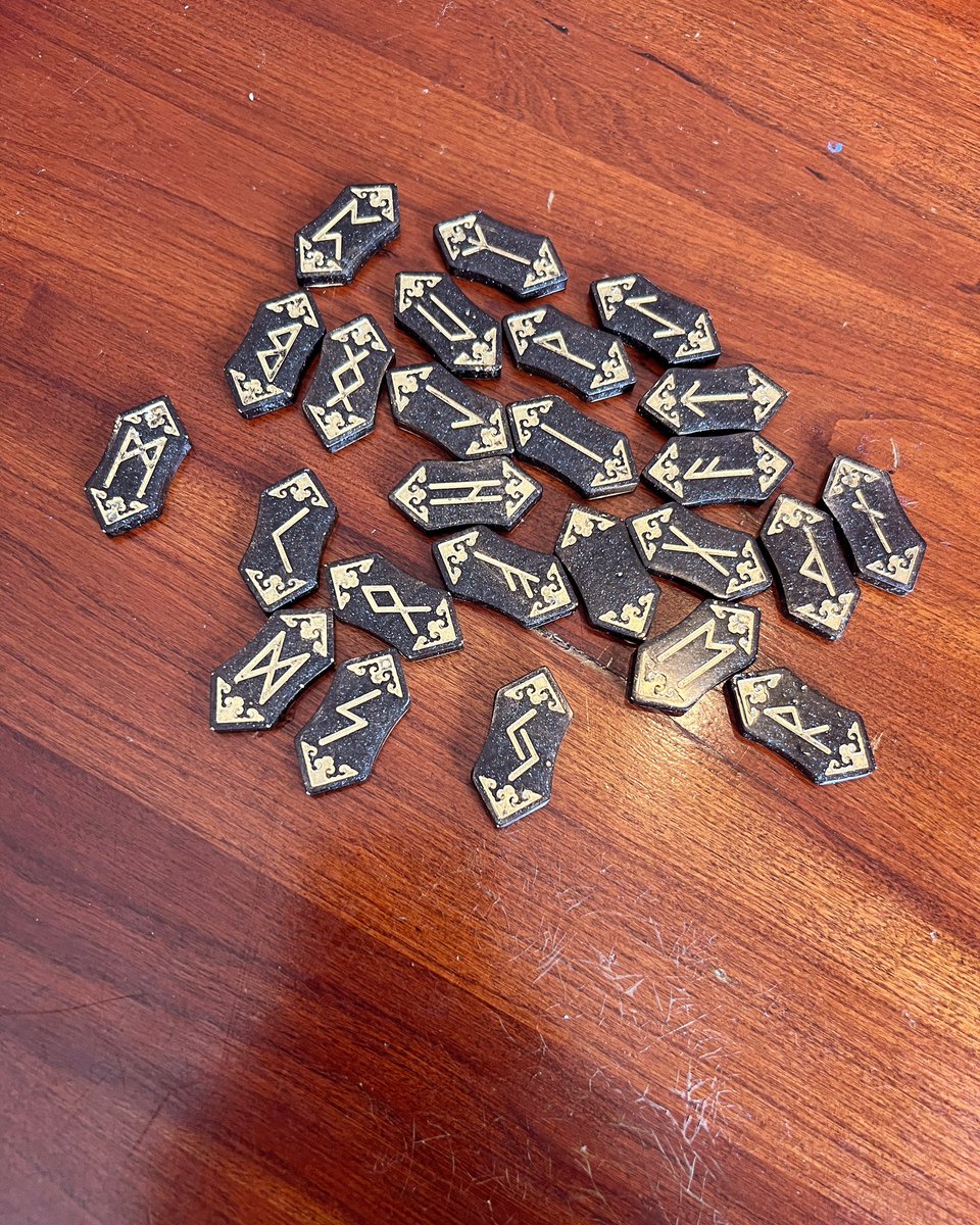 cravenandcaster's tweet image. Good morning! @skwriter787 and @jameslademence are at the shop from 11-8 today, and we’re putting together some spectacular #holiday gift giving ideas! Stop on by! We’ve got #handmadejewelry, #altardecor, and #gaming accessories, and so much more!