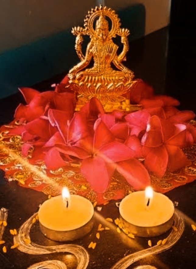 Prernakanani1's tweet photo. May each diya illuminate your life and burn all your worries away. Have a very happy Diwali! May your life be filled with happiness & prosperity.♥️🪔🎇
#diwalivibes
#DiwaliCelebration
#Home_decoration https://t.co/y4uTadKWDa
