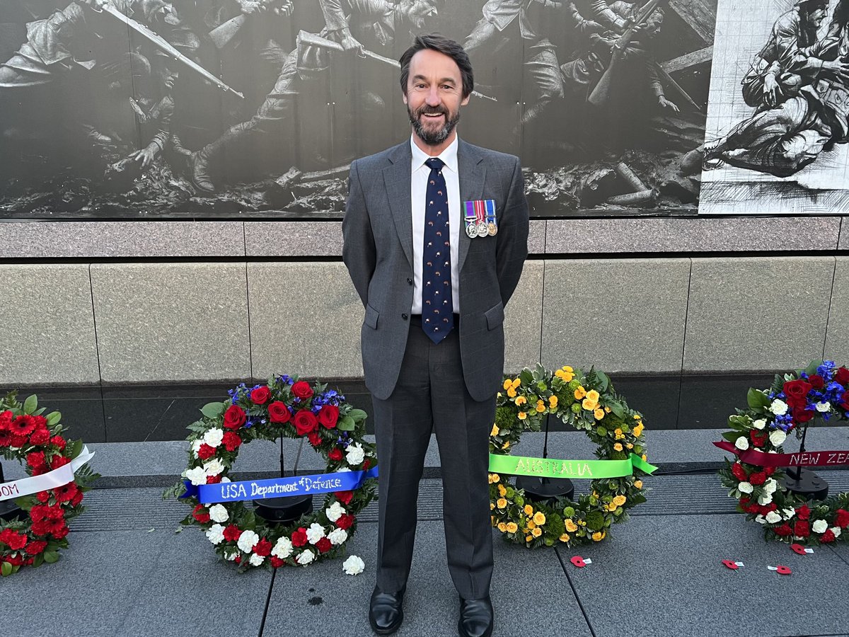 GavinMacSkin's tweet photo. On the 11th hour of the 11th day of the 11th month, time to reflect and think about all the wonderful men and women and animals that have served. My 12 years in the Army gave me friends for life. https://t.co/v7AOyvQD18