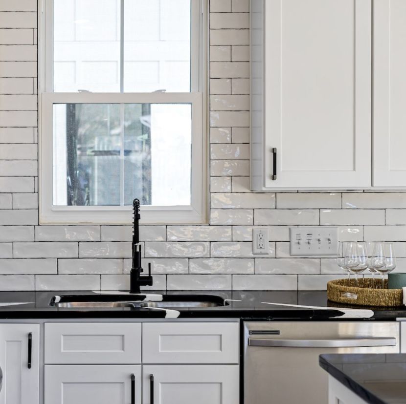 We create a warm and cozy vibe in your home by adding layers of light, textured backsplash details, durable materials, and smart features to create the perfect family home. Contact us today to start at 718-433-0060 #kitchendesign #kitchendecor #kitcheninspiration #whitekitchen