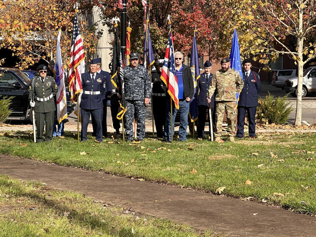 To all who have served Thanks you from all of us <a href="/ATT/">AT&T</a> wouldn’t be able to have the #LifeAtAtt  without the sacrifices that you all make everyday 🙏🏻