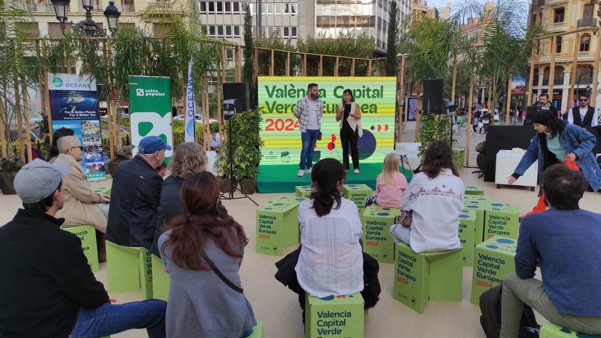 VLCILab's tweet image. Esta tarde estamos hablando de polución de plásticos y sostenibilidad en el espacio #VLCGreenCapital. Una actividad organizada por @PlasticOceansEU @EBeladiez #Futurlab @EUGreenCapital