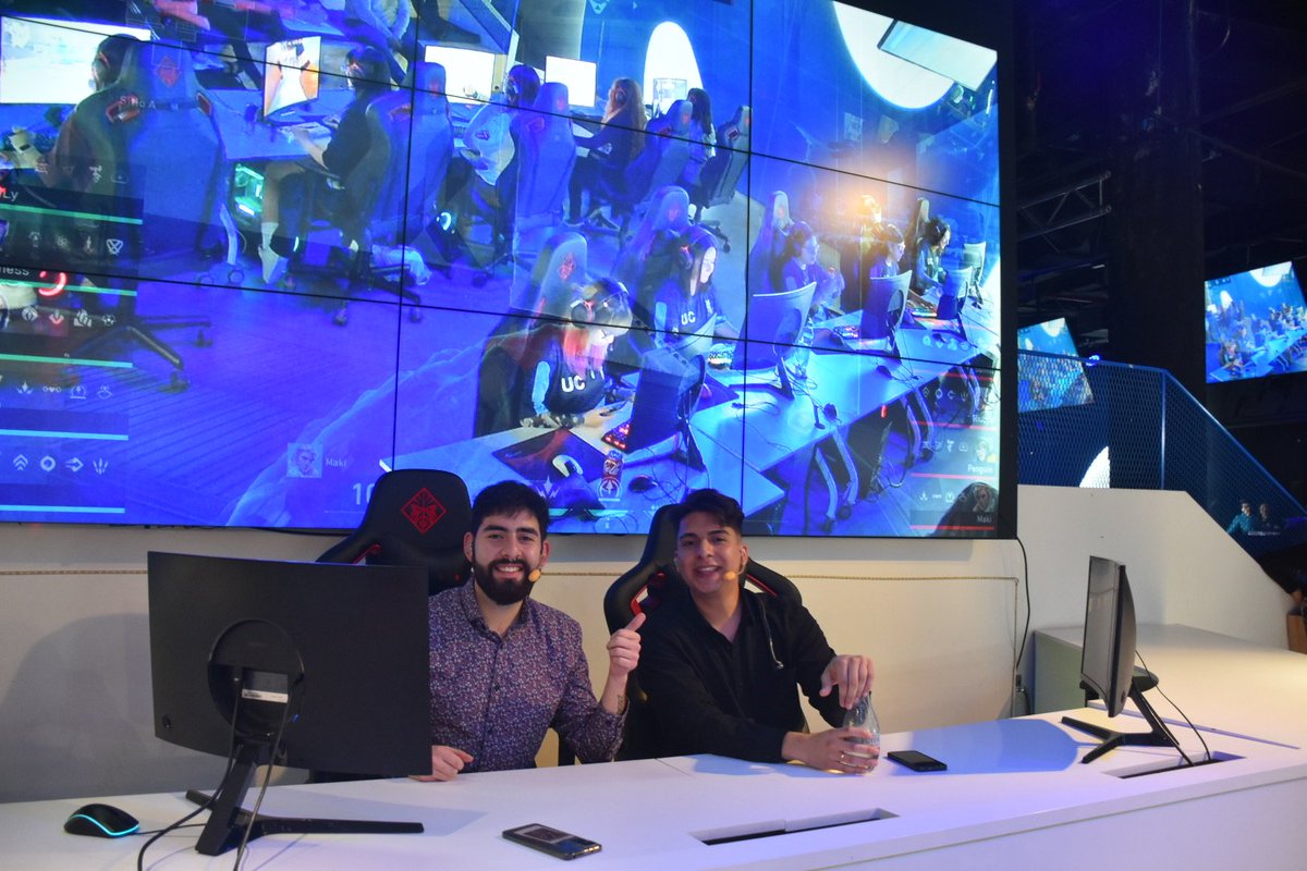 Joe Pino🎙️ (@joepin0) on Twitter photo Día redondito ayer🎙️
Cerramos con broche de oro el #UniversityDuels en el <a href="/MovistarGC/">Movistar GameClub</a> con un eventazo! Bonito equipo de trabajo se armó y vaya que se disfrutó sentir la emoción del público 🔥
Gracias a <a href="/puc_esports/">UC Esports</a> por confiar en mi trabajo y nos vemos en la próxima! Día redondito ayer🎙️
Cerramos con broche de oro el #UniversityDuels en el <a href="/MovistarGC/">Movistar GameClub</a> con un eventazo! Bonito equipo de trabajo se armó y vaya que se disfrutó sentir la emoción del público 🔥
Gracias a <a href="/puc_esports/">UC Esports</a> por confiar en mi trabajo y nos vemos en la próxima!