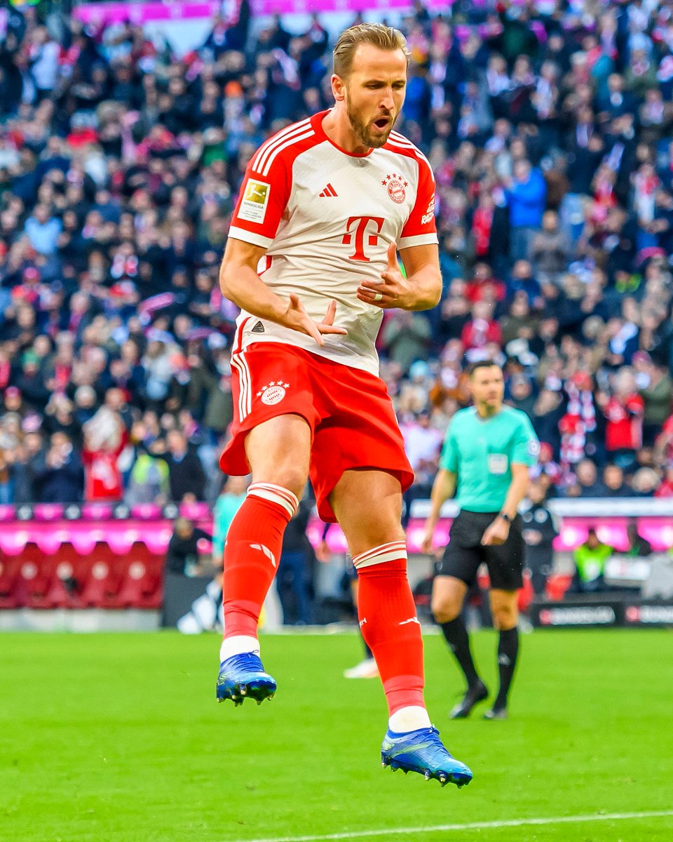 FCBayernES's tweet photo. ¡Los últimos 5️⃣ partidos de @HKane no tienen sentido! 🤯
#FCBFCH ⚽️⚽️
#FCBvGS ⚽️⚽️
#BVBFCB ⚽️⚽️⚽️
#FCBSVD ⚽️⚽️⚽️🅰️
#vGSFCB ⚽️🅰️
#FCBFCH #MiaSanMia #FCBayern https://t.co/quFAQEqwqd