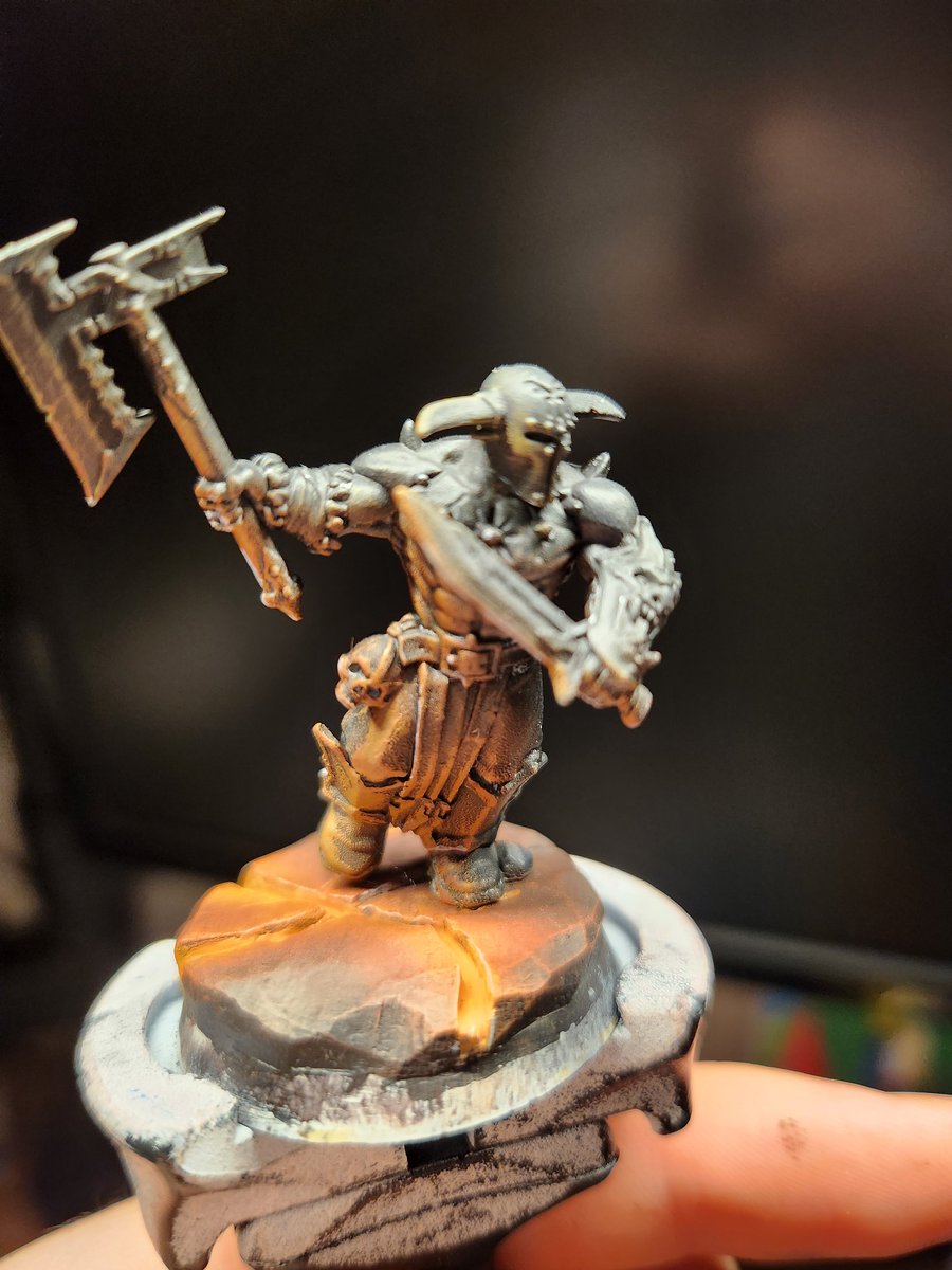 Today I wanted to try some lighting
For being the first time, I'm happy with the results ^^

#WarhammerCommunity #PaintingWarhammer #miniaturepainting