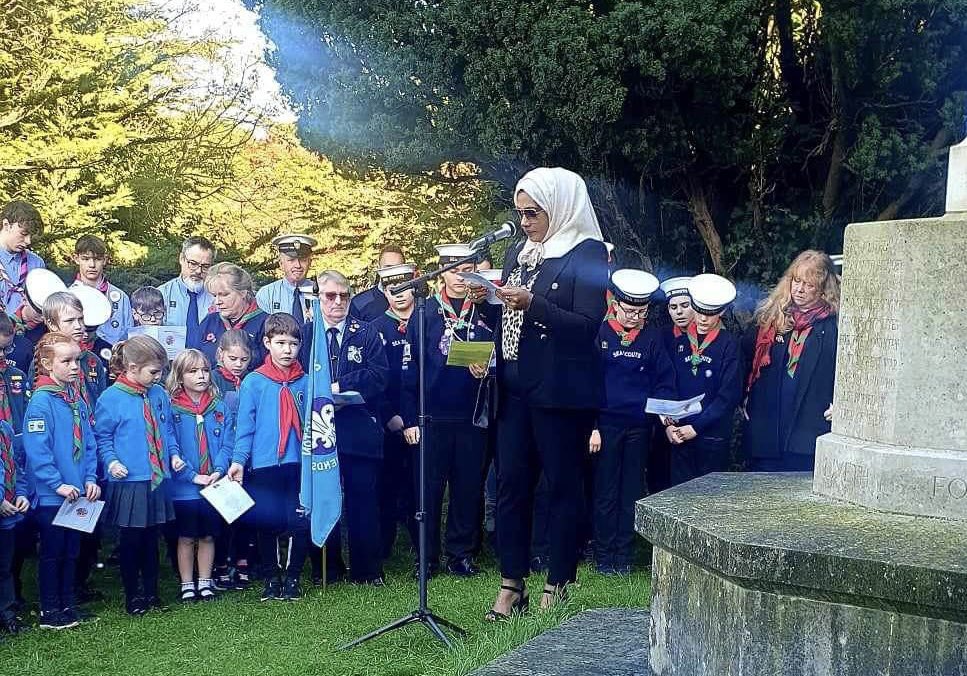 2nd Durrington sea scouts service of remembrance at Worthing and Broadwater cemetery. ‘Les We Forget’.