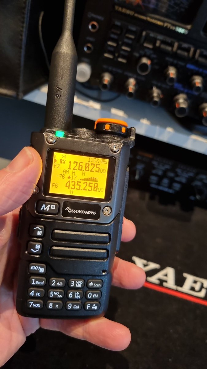 PE1RDP's tweet image. The #firmware of the #Quansheng #UVK5 has been improved again.
The #modulation is now selectable via menu.
Also adds on the homescreen.
#hamradio #hamr #AmateurRadio #FM #AM #SSB #antenna #aircraft #airplane