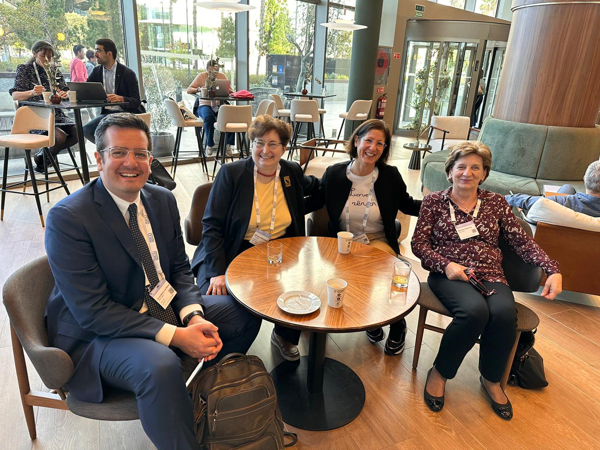 8 years after the scholarship #moffittcancercenter #bestteam #sohappytoseeallofyou #siog2023