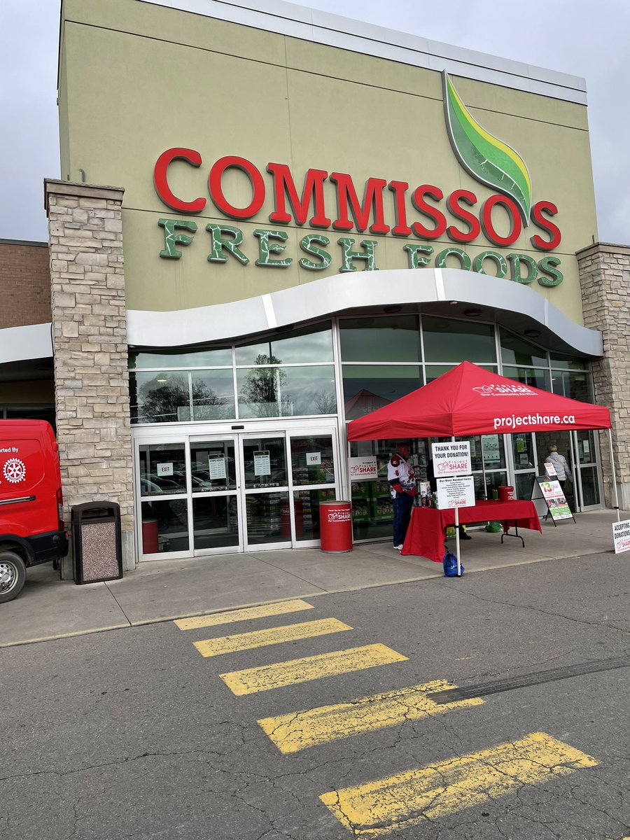 977HTZFM's tweet image. @commissos is celebrating their 13th Anniversary at Thorold Stone Road and we are here to show our support! @ProjectSHARE_NF is also on location accepting donations so stop by to say Hi and help out during this time of need! #ProjectSHARE #NiagaraFalls #OurCommunityAtWork