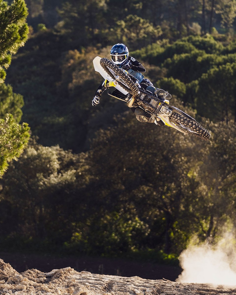 Send it Saturday with our TC 125.

Flying high into another motocross weekend with the 2-stroke class leader.

#HusqvarnaMotorcycles #RideHusky #GoRide #EngineeredToOutperform #Motocross #TC125