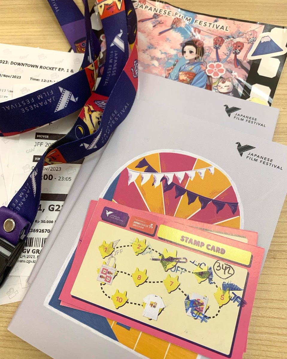 ShintaM_29's tweet photo. 2023年11月3日から5日まで日本語の映画祭りを見に行きました。
下町ロケットを見た後で、スクリーンで土屋さんに会いました！
とても嬉しくて、楽しかったです〜
初めて土屋さんに会ったので、緊張しました

そして、JFFから商品をもらいました。ありがとうございました！

あの時は最高の思い出でした https://t.co/gzmgYkmlZ0
