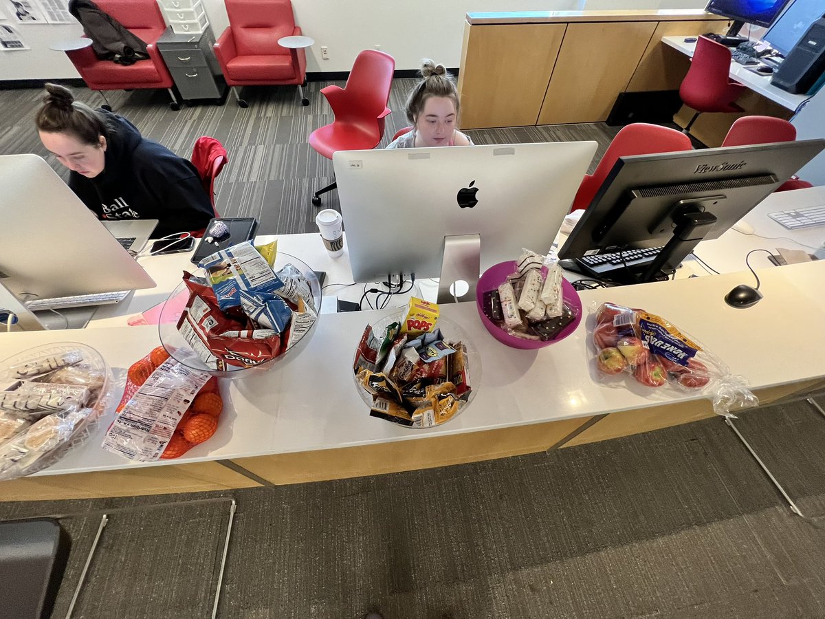 LisaRenze's tweet image. It’s our final @ballbearingsmag work weekend of the semester and we’re here fully caffeinated with plenty of snacks. It’s such a great issue, can’t wait for the world to see it on Thursday! #collegemedia #studentjournalists #magazinelife