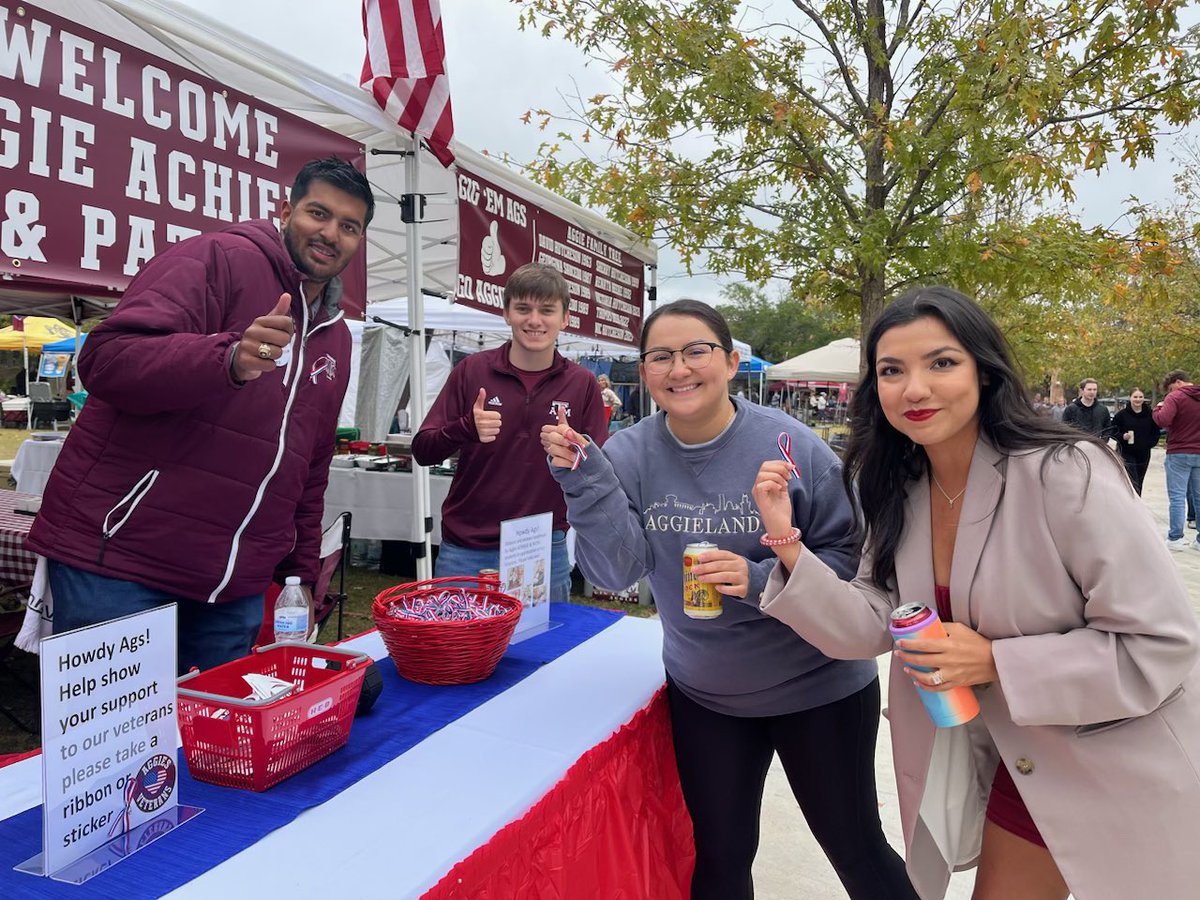 “We don’t know them all, but we owe them all.” 🇺🇸 To commemorate Veterans Day, we enjoyed passing out ribbons and sharing a meal with veterans, friends and family! It was an honor to show our gratitude for everyone who chooses to fight for our country! #VeteransDay