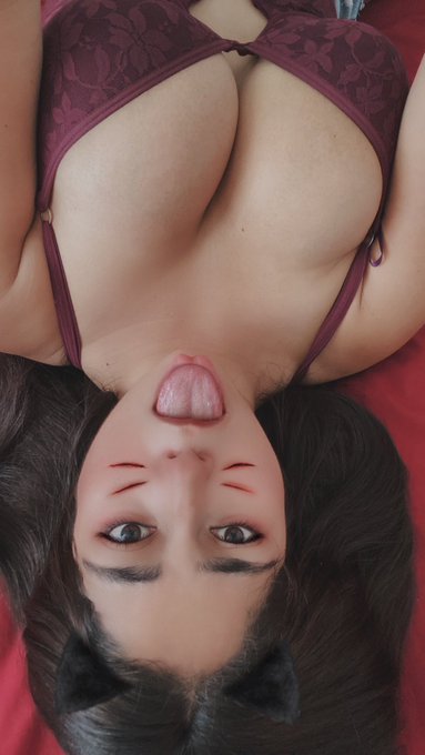 Te gustaría un besito de lengüita ?? ????? https://t.co/7PvnbgkMov