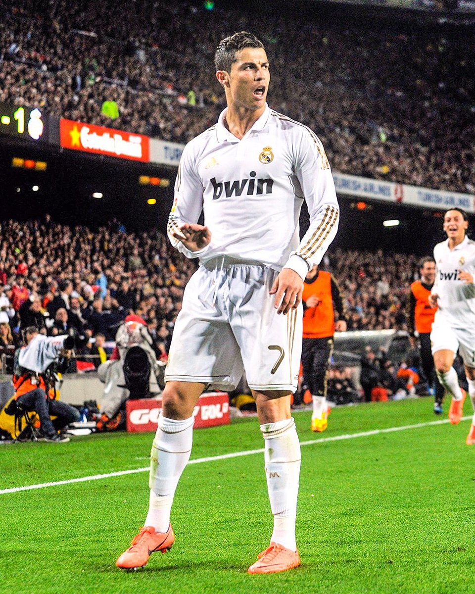 パニーニ レアル・マドリード ロナウド F-r0n2IaUAARri7.jpg