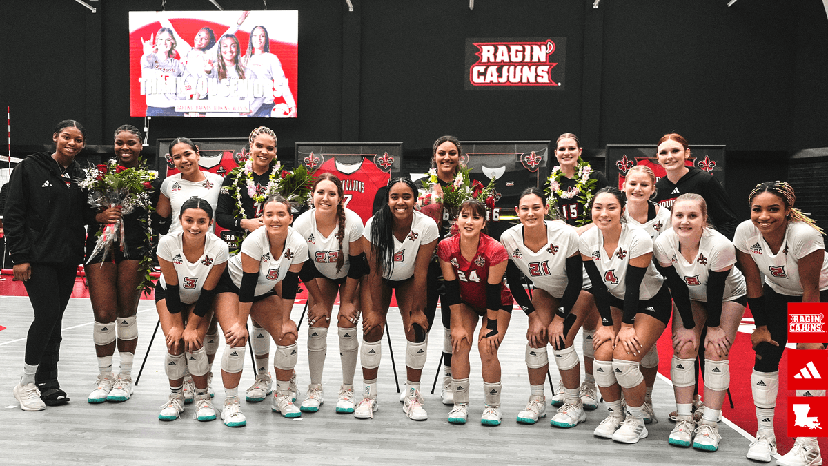 RaginCajunsVB's tweet photo. We 🫶 our seniors!

#GeauxCajuns https://t.co/JBbbF6XMf8
