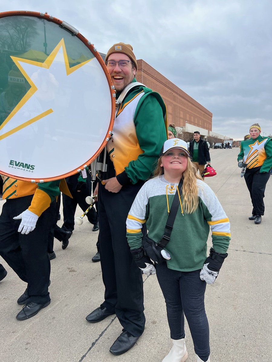 Perks of working with the GSMB: bring your student to game day 🏈🤘🏻
#scheelsgameday