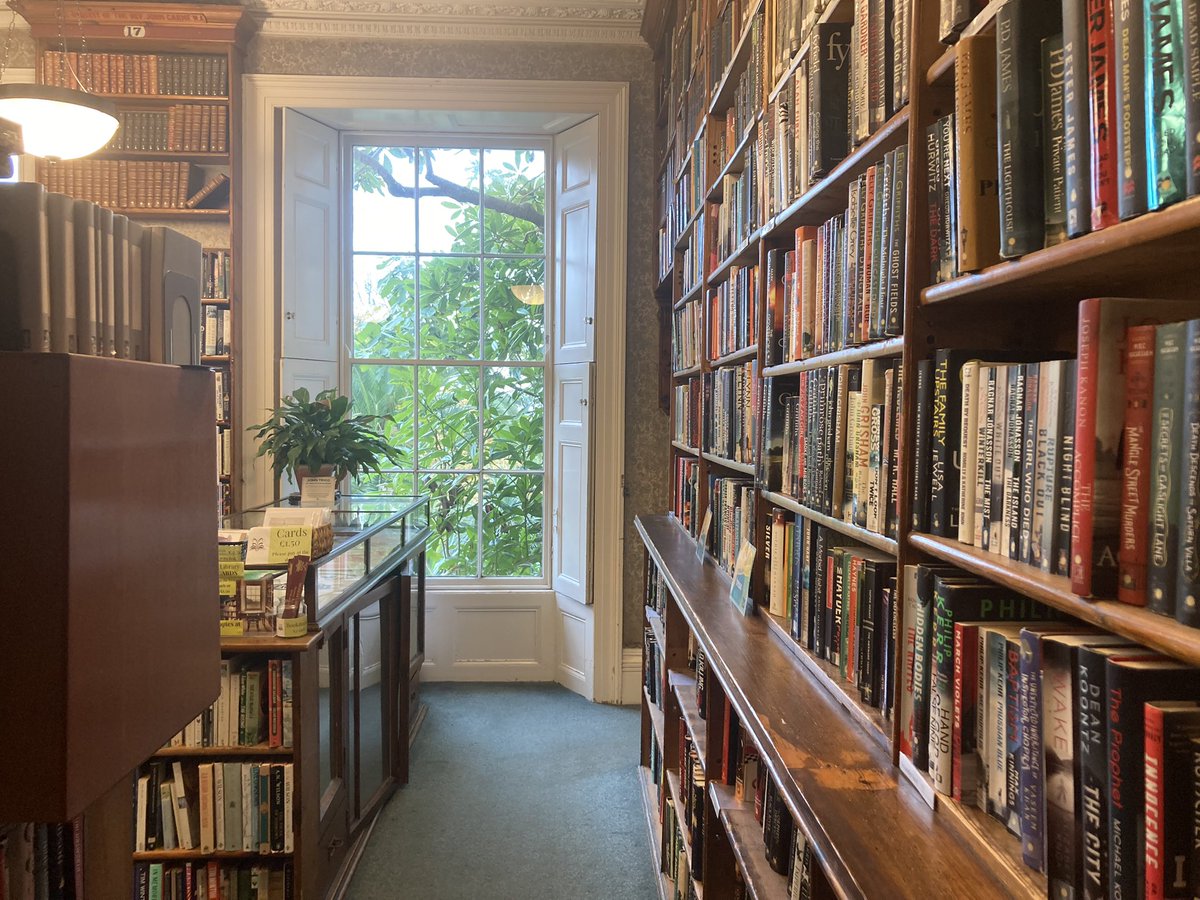 Feels like several days ago, but this morning I popped into the @morrablibrary in Penzance. It’s an extraordinary place with beautiful rooms, views out to sea and a remarkable collection of books, photos and newspapers reaching back into Cornwall’s past. Strongly recommended.